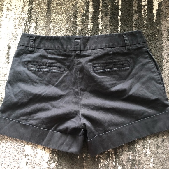 Express Shorts - Picture 2 of 3